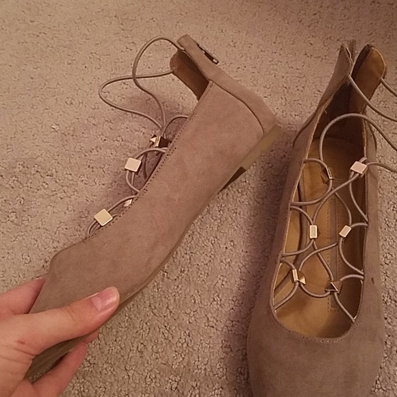 Shoes - Picture 2 of 3